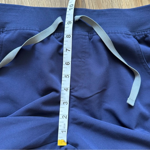 Figs Womens Kade Scrub Cargo Pants Medium Navy Blue Bottoms Medical Straight Leg - Picture 7 of 8